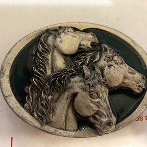 Horse buckle